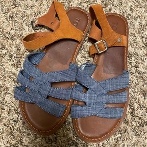 Toms sandals 6.5 womens